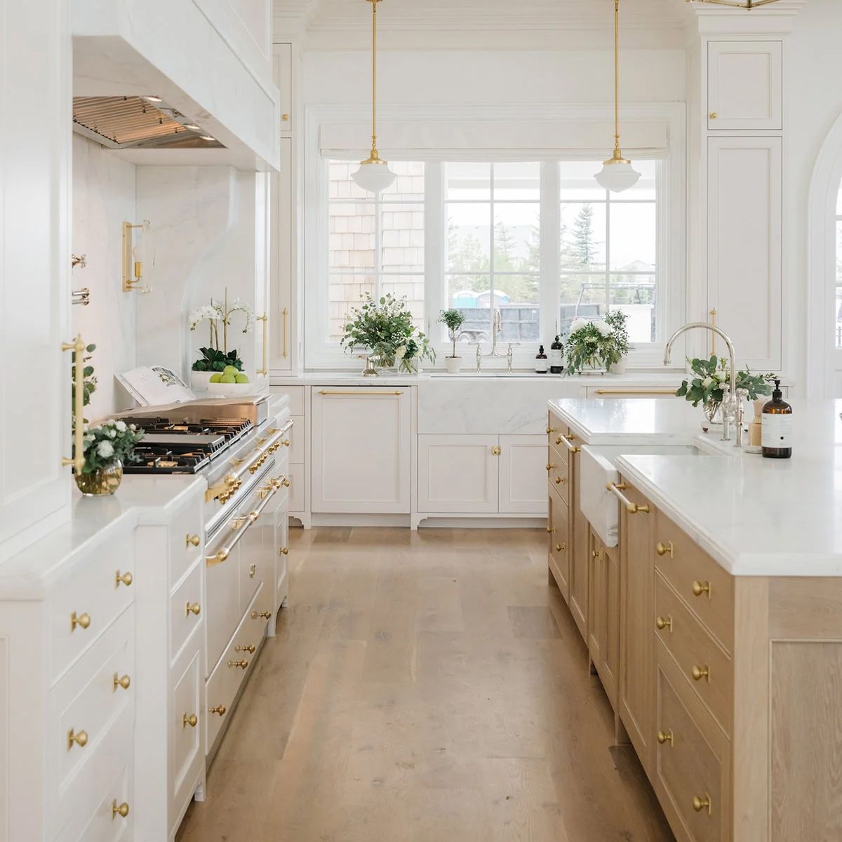 Beautiful Kitchen Ideas with White Oak Cabinets