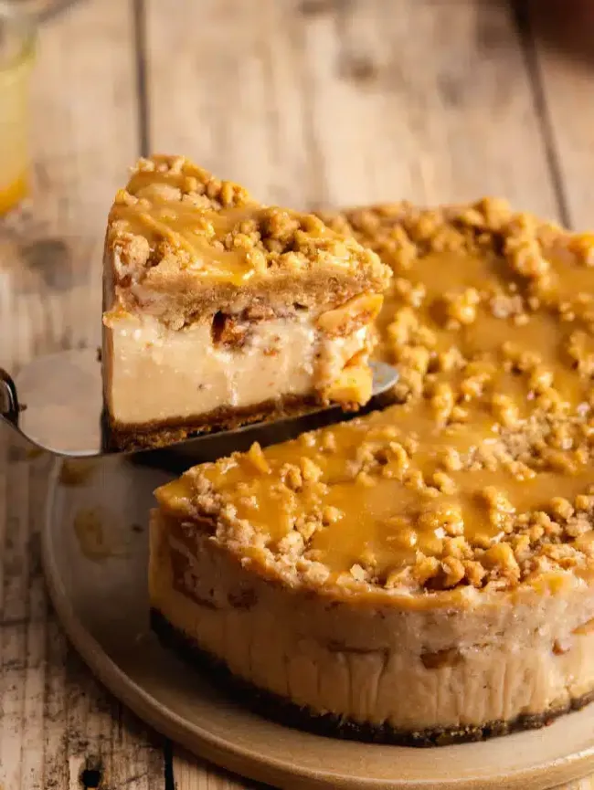 Vegan Apple Crumble Cheesecake