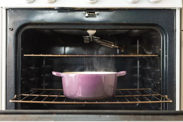 How to Clean an Oven Naturally: Simple and Effective Kitchen Ideas