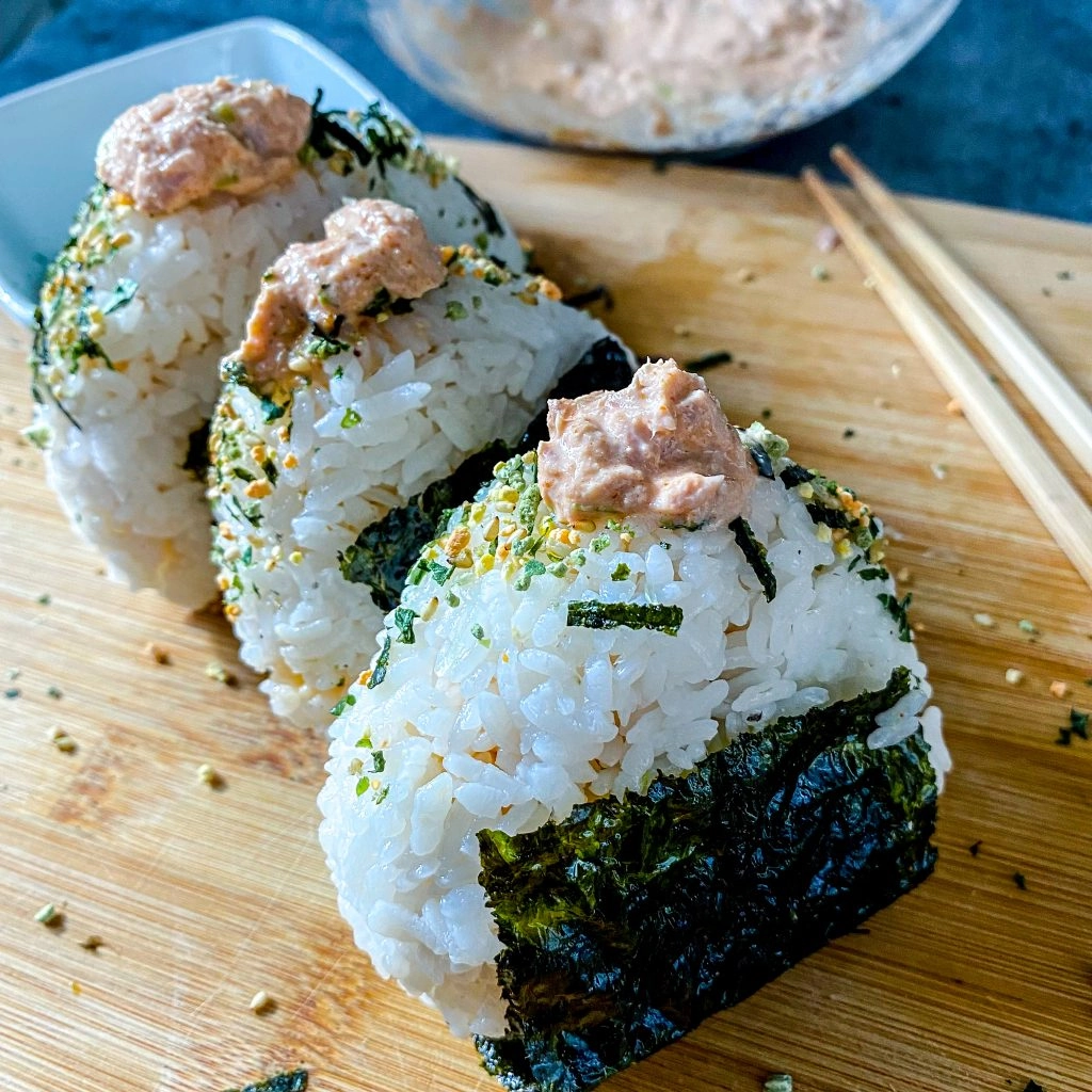 Spicy Tuna Onigiri – Japanese Chef’s Rice Ball Recipe