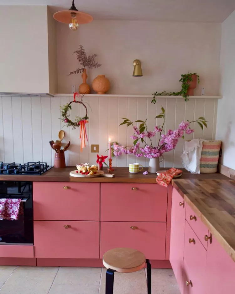 Pair Pink with Black and White for an Art Deco Look