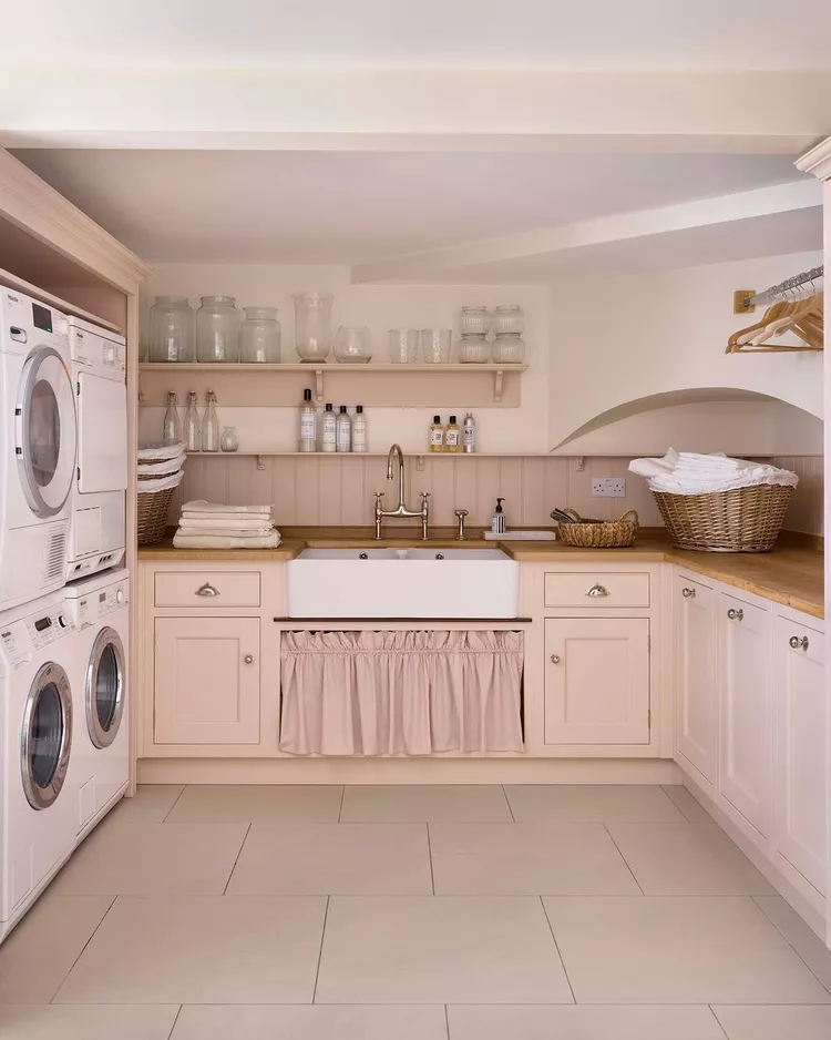 Powder Pink for a Cozy Rustic Kitchen