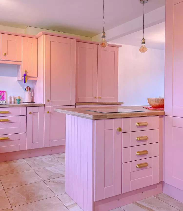 Retro-Inspired Pink Kitchen with Vintage Decor